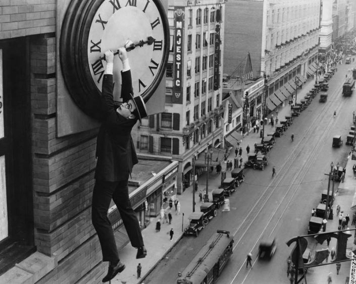 Scena tratta da Safety Last, film del 1923